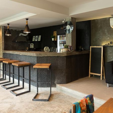 Revolution Hostel Asoke 曼谷 外观 照片