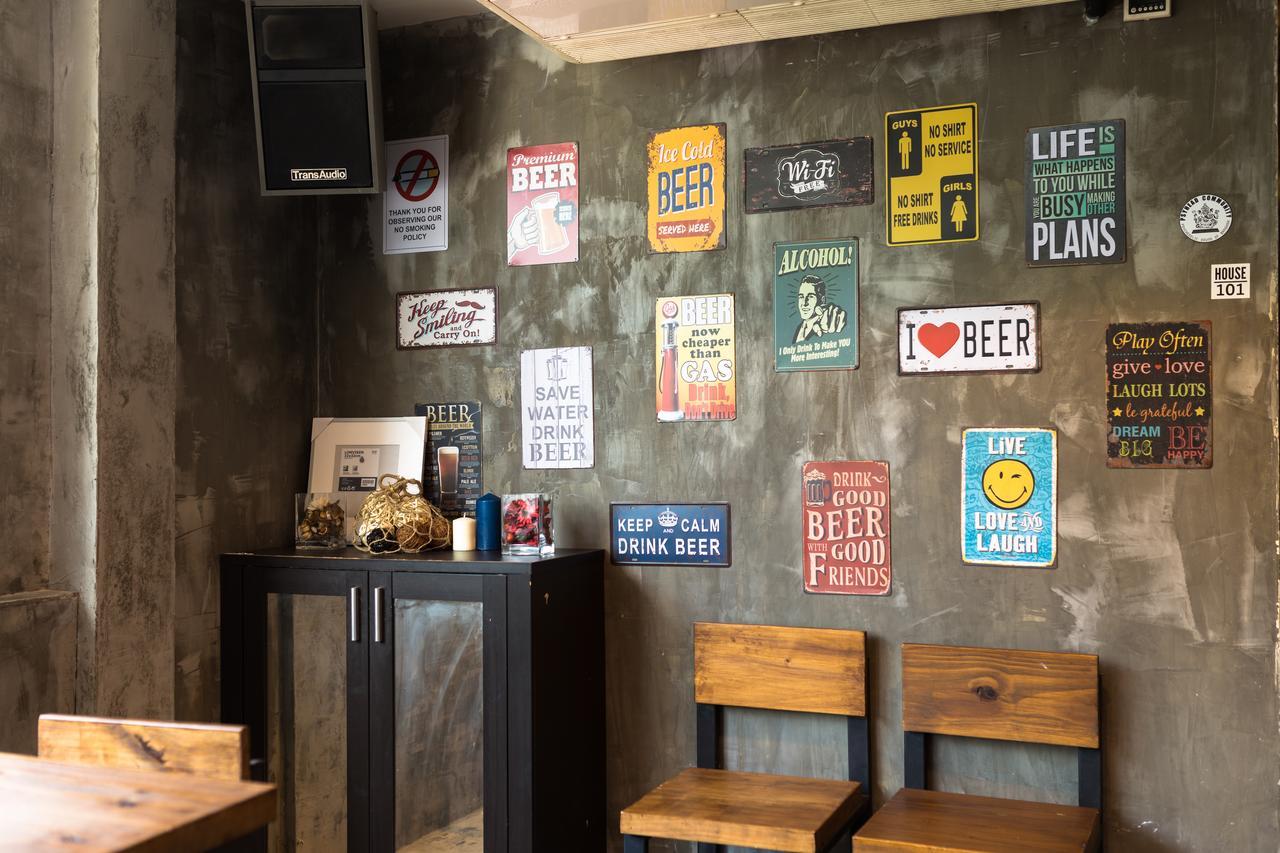Revolution Hostel Asoke 曼谷 外观 照片