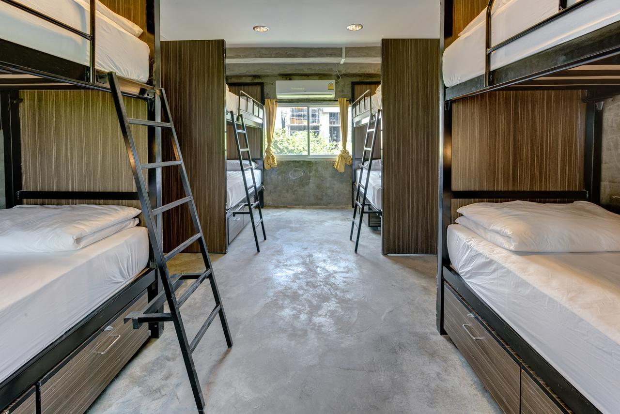 Revolution Hostel Asoke 曼谷 外观 照片