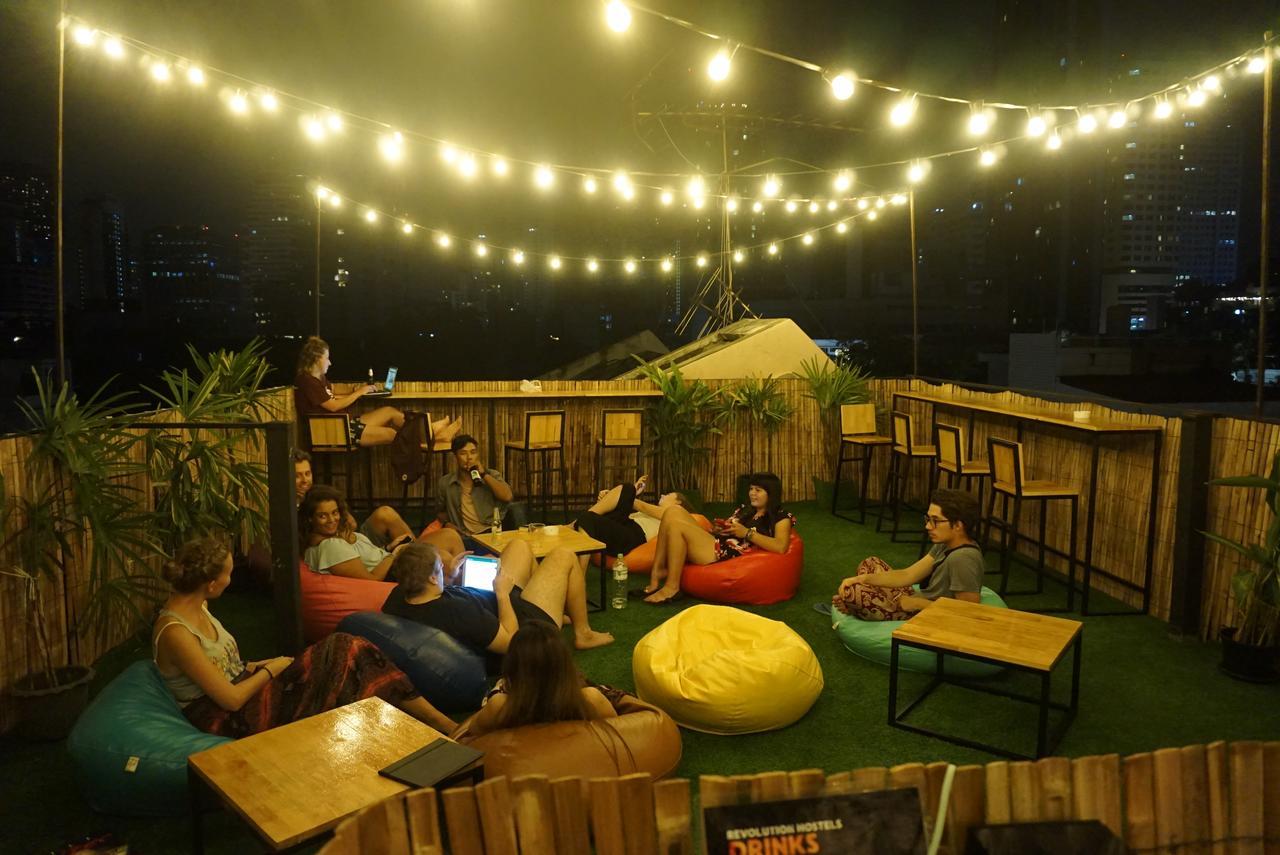 Revolution Hostel Asoke 曼谷 外观 照片